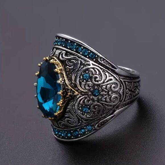 💙 Unique Elegant Silver Ring with Blue Gemstone& Handcrafted Detail 💙 - Picture 5 of 7